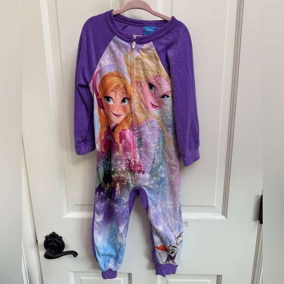 Disney Frozen XS Girls Size 4 Elsa & Anna Fleece Footie Pajama Purple and White - Picture 1 of 5